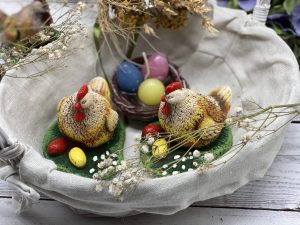Свічка декоративна  Курочка на гнізді